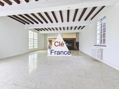 Large Family Home in a Haven of Peace Location