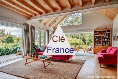 Large Family Home in a Haven of Peace Location