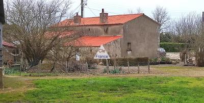 Detached Country House with Outbuilding