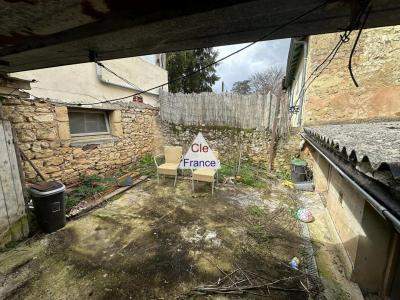 Town House Style Property with Courtyard Garden