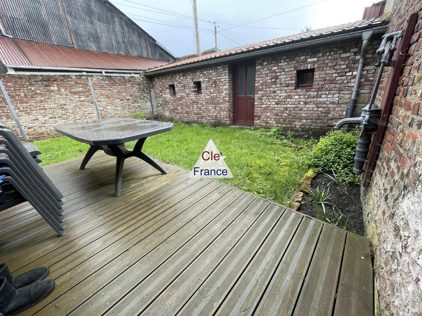 Main Photo of a 4 bedroom  Town House for sale