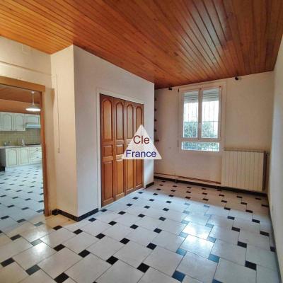 Apartment in Great Location with Parking