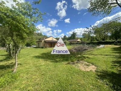 Detached Country House with Landscaped Garden