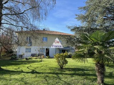 Detached House with Separate Apartment and Garden