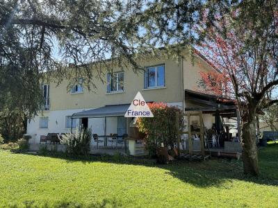 Detached House with Separate Apartment and Garden