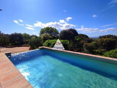 Detached House with Garden and Swimming Pool