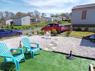 Detached Chalet with Swimming Pool