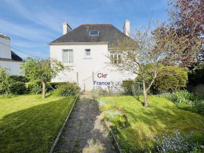 Detached House with Garden by the Coast