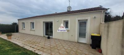 Single Storey Detached Villa With Garden