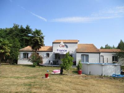 Detached House with Garden