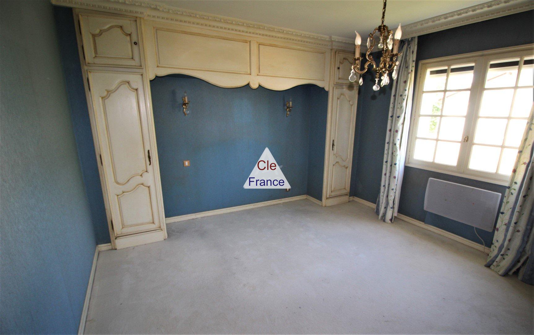 Main Photo
