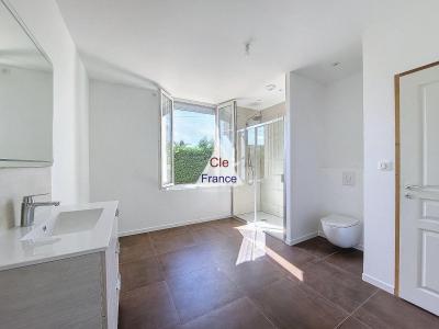 Detached House to Finish Clos to Leisure Lake