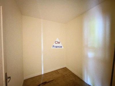 Two Bedroom Apartment in Heart of Town