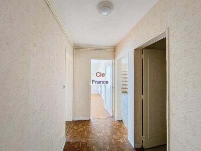 Two Bedroom Apartment in Heart of Town