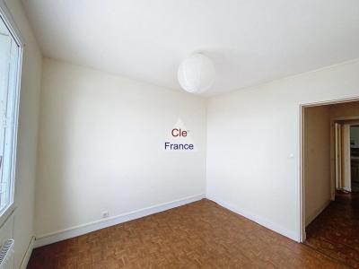 Two Bedroom Apartment in Heart of Town