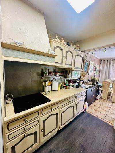 Apartment with Balcony and Garden