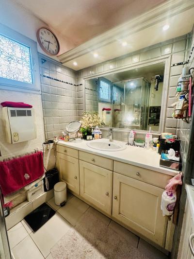 Apartment with Balcony and Garden