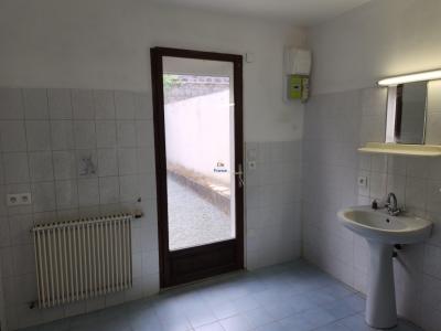Single Storey Detached House With Garden