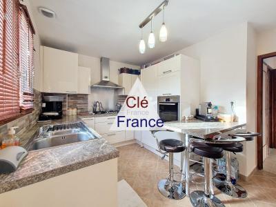 Lovely Detached House with Garden