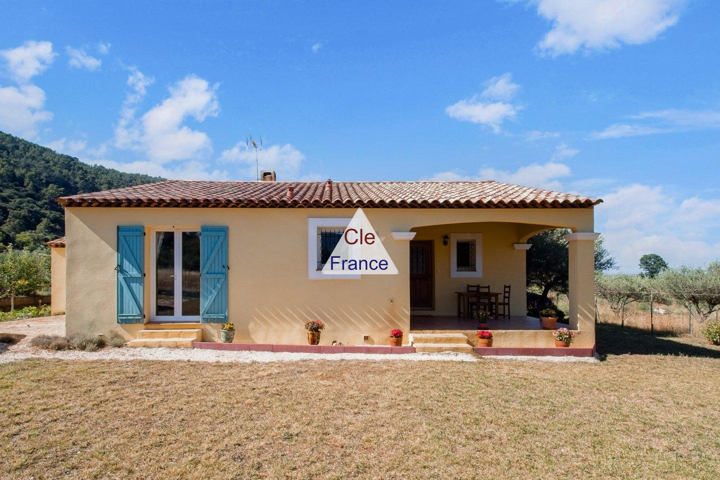Main Photo of a 3 bedroom  Villa for sale