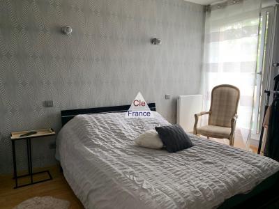 Spacious Apartment with Outside Terrace