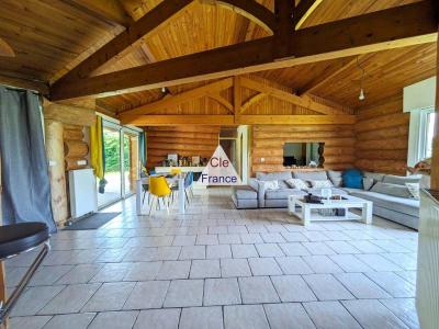 Detached House with Large Landscaped Garden