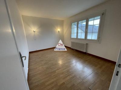 Detached House with Garden Close to The Beach