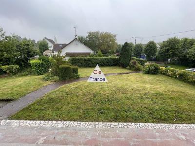 Detached House with Garden Close to The Beach