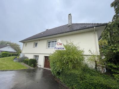 Detached House with Garden Close to The Beach