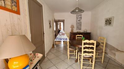Lovely Family Home with Swimming Pool