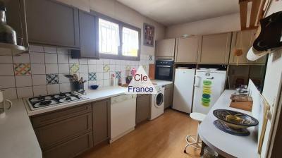 Lovely Family Home with Swimming Pool