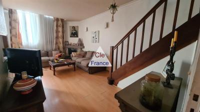 Lovely Family Home with Swimming Pool