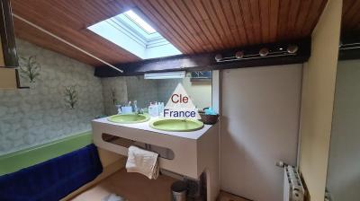 Lovely Family Home with Swimming Pool