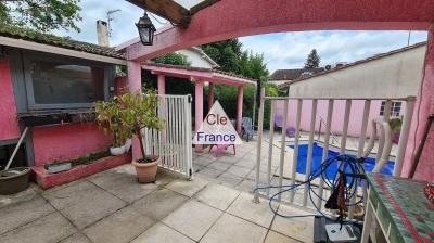 Lovely Family Home with Swimming Pool