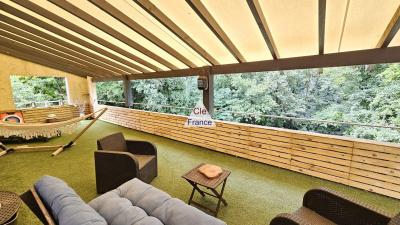 Detached Villa with Swimming Pool