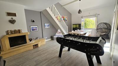 Detached Villa with Swimming Pool