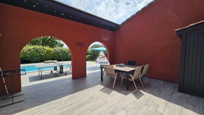 Detached Villa with Swimming Pool