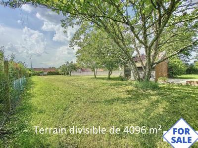 Magnificent Detached Country House with Outbuilding