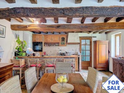 Magnificent Detached Country House with Outbuilding