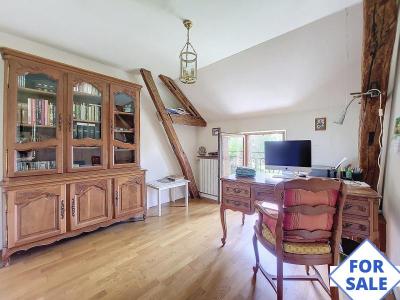 Magnificent Detached Country House with Outbuilding
