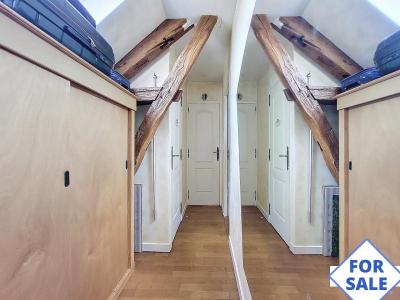 Magnificent Detached Country House with Outbuilding