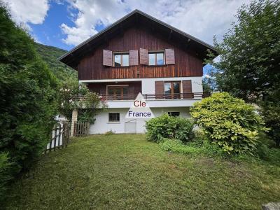 Detached House with Garden