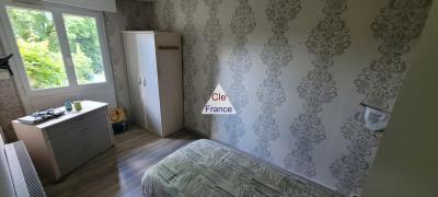 Single Storey Detached Villa With Garden