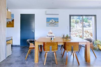 Detached Villa in an Oasis of Clam with Pool