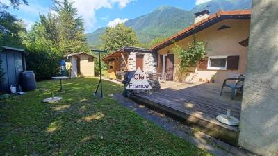 Detached House with Studio, Garage and Garden