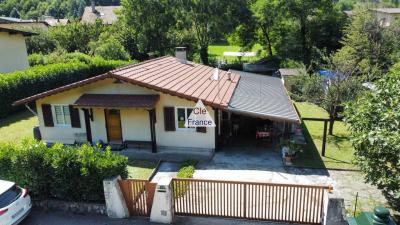 Detached House with Studio, Garage and Garden