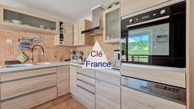 Spacious Renovated Farmhouse with Studio Bonus