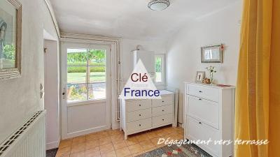 Spacious Renovated Farmhouse with Studio Bonus