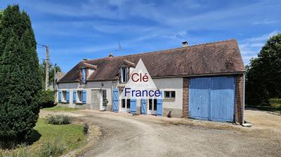 Spacious Renovated Farmhouse with Studio Bonus