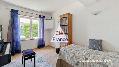 Spacious Renovated Farmhouse with Studio Bonus
